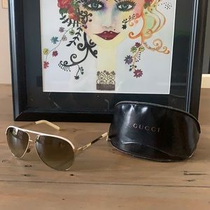 GUCCI women’s aviator sunglasses white/gold